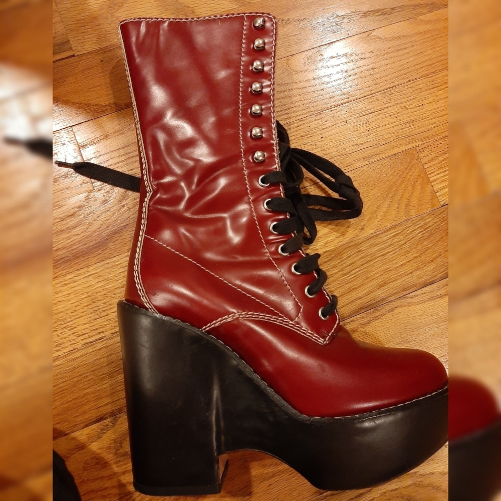 Chloe Platform Boots - Picture 10 of 11